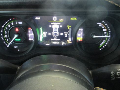 Used 2024 Jeep Wrangler Sport S w/ Convenience Group image 18