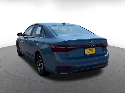 Used 2025 Volkswagen Jetta SE FWD image 11