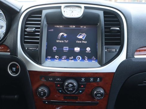 Used 2013 Chrysler 300 AWD w/ Driver Convenience Group image 33