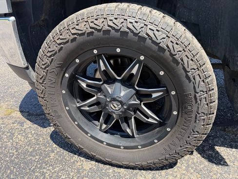 Used 2012 GMC Sierra 2500 SLT w/ SLT Convenience Package AWD/4WD image 26
