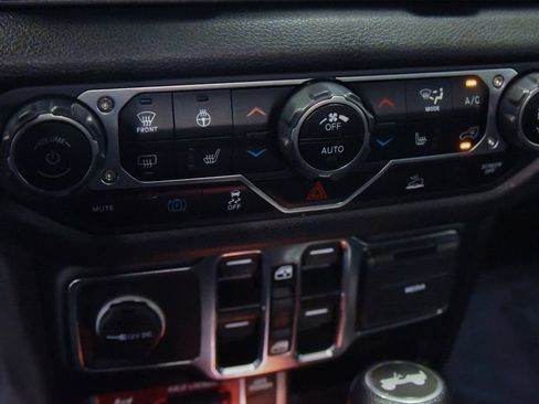 Used 2024 Jeep Wrangler Unlimited AWD/4WD image 19