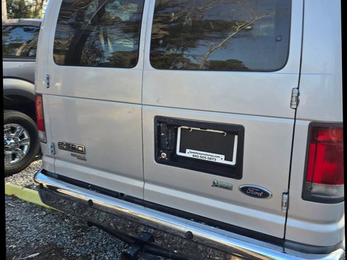 Used 2009 Ford E-350 and Econoline 350 XL image 13
