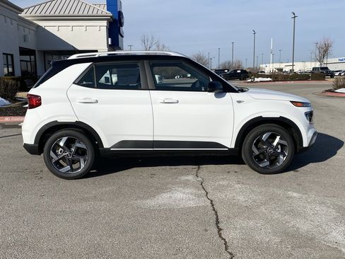 New 2026 Hyundai Venue SEL image 8