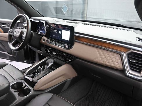 Used 2023 GMC Canyon Denali image 29