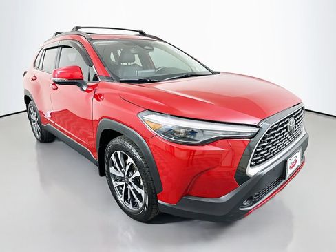 Certified 2024 Toyota Corolla Cross XLE w/ Convenience Package FWD image 3
