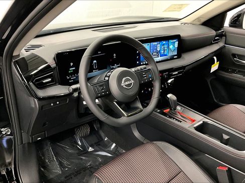 New 2026 Nissan Kicks SR w/ SR Premium Package AWD/4WD image 14