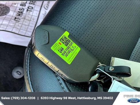 Used 2025 Kia Sorento EX w/ Panoramic Sunroof Package image 9