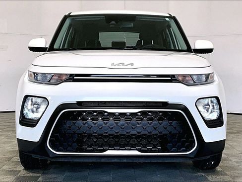 Used 2022 Kia Soul LX w/ Technology Package image 3