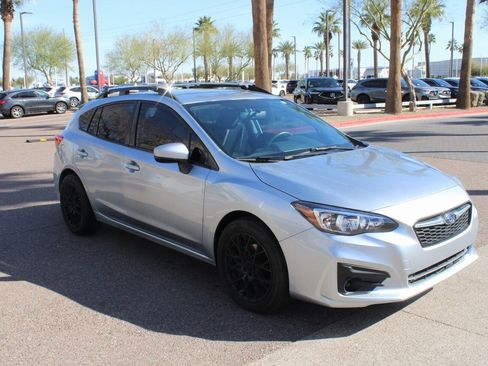 Used 2017 Subaru Impreza 2.0i Premium image 7