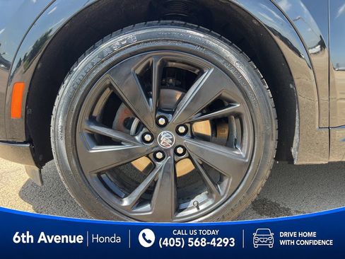 Used 2023 Buick Envision Essence w/ Sport Touring Package FWD image 9