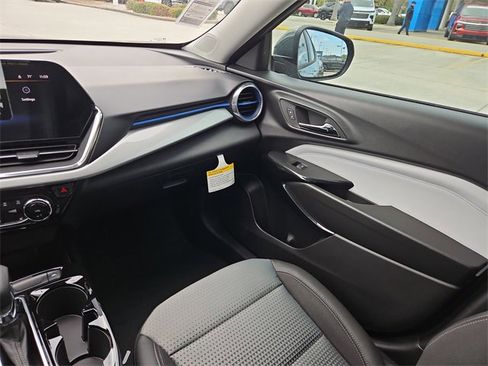 New 2026 Chevrolet Trax LT w/ Driver Confidence Package image 10