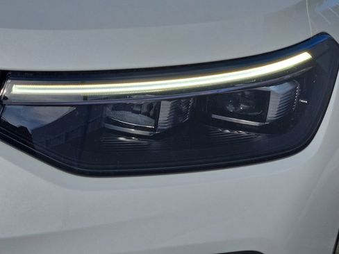 New 2026 Volkswagen Tiguan SE R-Line FWD image 7