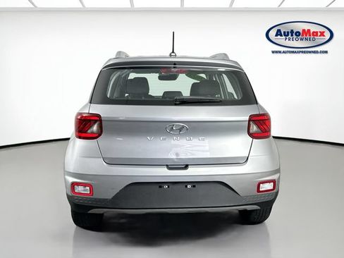 Used 2023 Hyundai Venue SEL w/ Cargo Package FWD image 8