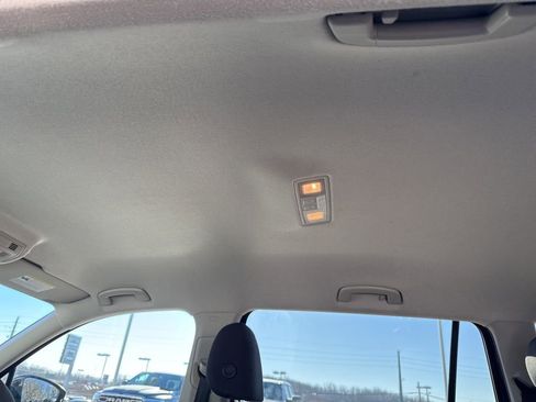 Used 2021 Volkswagen Tiguan S image 32