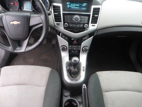 Used 2012 Chevrolet Cruze LS image 16