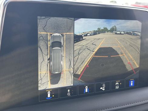 Used 2024 Chevrolet Tahoe High Country image 17