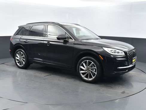 New 2026 Lincoln Corsair Grand Touring image 3