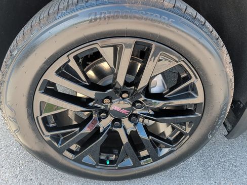 Used 2021 GMC Sierra 1500 Denali w/ Denali Ultimate Package image 9