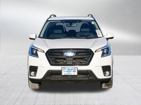 Used 2024 Subaru Forester Premium image 2