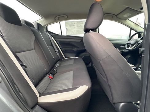 Used 2021 Nissan Versa SV image 12