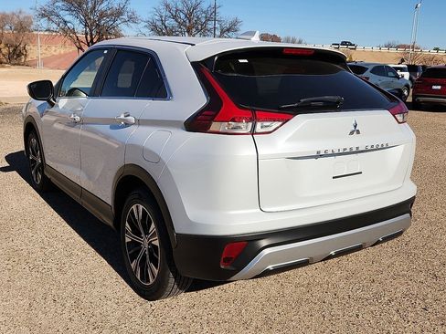 Used 2022 Mitsubishi Eclipse Cross SE image 2
