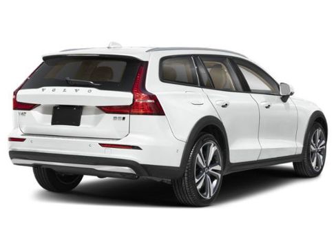 Used 2023 Volvo V60 B5 Cross Country Plus w/ Climate Package AWD/4WD image 2