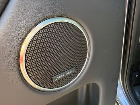 Used 2022 Land Rover Discovery Sport SE image 13