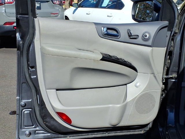 Used 2014 Kia Sedona EX FWD image 11