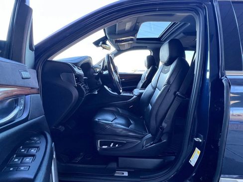 Used 2020 Cadillac Escalade Luxury AWD/4WD image 9