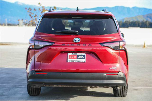 Certified 2023 Toyota Sienna XLE FWD image 6