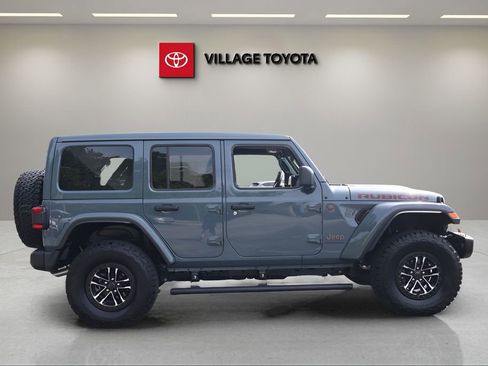 Used 2025 Jeep Wrangler Unlimited Rubicon AWD/4WD image 6