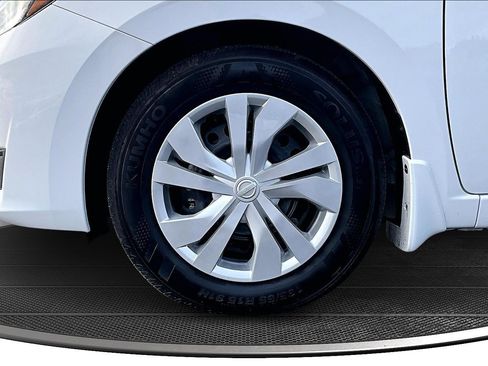 Used 2025 Nissan Versa S w/ Trunk Package image 31