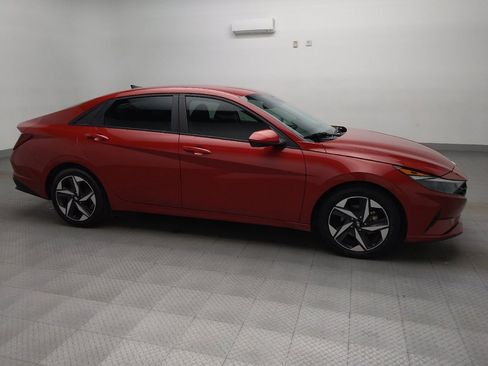 Used 2023 Hyundai Elantra SEL w/ Convenience Package FWD image 11