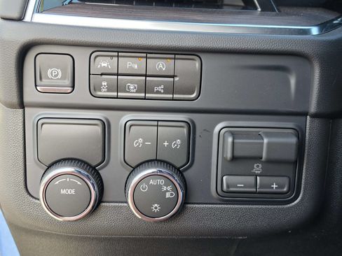 New 2026 Chevrolet Suburban LS w/ Max Trailering Package RWD image 31