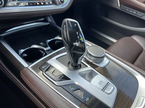 Used 2022 BMW 740i xDrive w/ Premium Package image 22