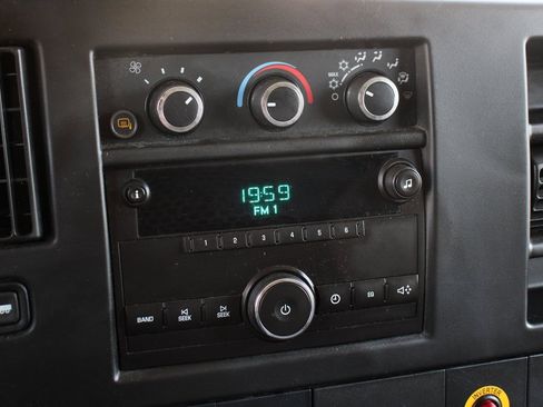 Used 2014 Chevrolet Express 2500 image 26