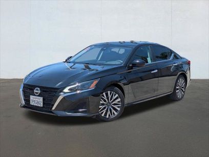 Used 2023 Nissan Altima 2.5 SV
