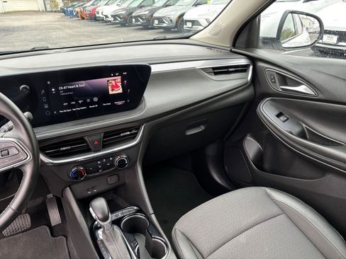 Used 2025 Buick Encore GX Preferred image 29