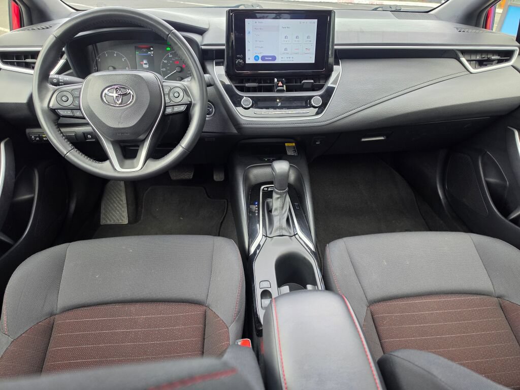 Used 2024 Toyota Corolla SE w/ SE Package FWD image 18