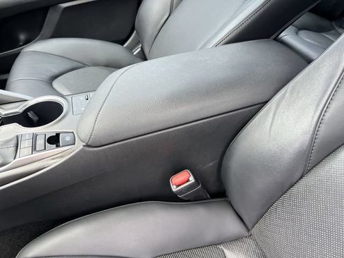 Used 2024 Toyota Camry XLE FWD image 19