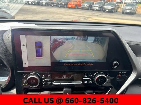 Used 2023 Toyota Highlander Platinum FWD image 20