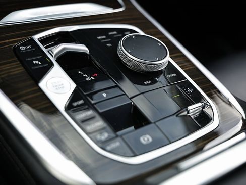 Used 2023 BMW X7 xDrive40i image 39