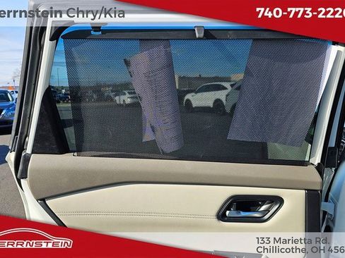 Used 2023 Nissan Rogue SL w/ SL Premium Package image 32