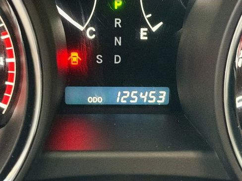 Used 2012 Toyota Highlander Limited w/ Tow Pkg image 10