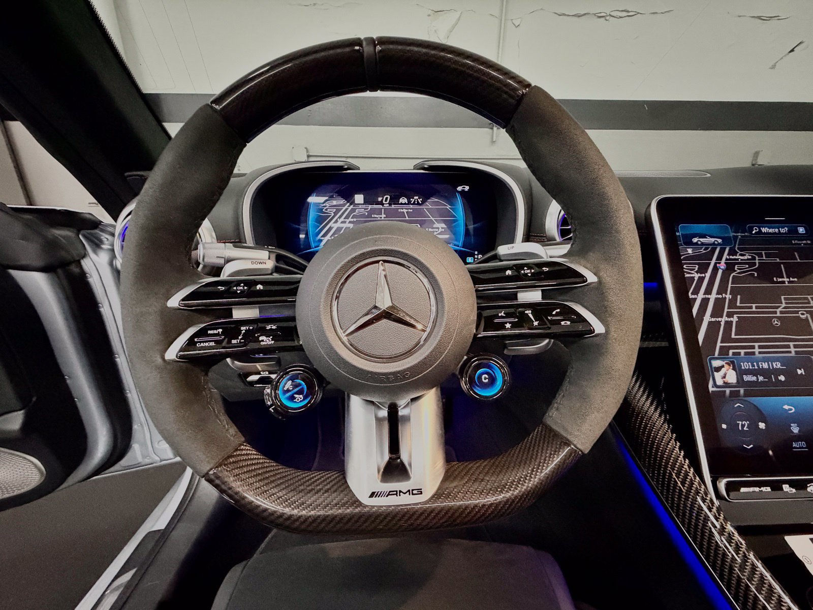 Used 2024 Mercedes-Benz SL 63 AMG 4MATIC image 30