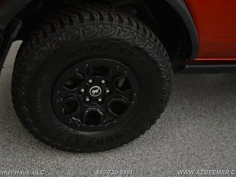 Used 2024 Ford Bronco Wildtrak image 39
