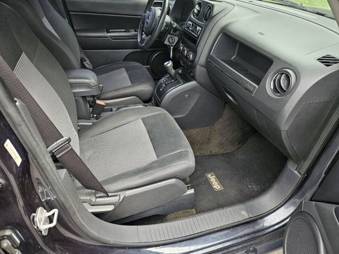 Used 2014 Jeep Patriot Latitude FWD image 14