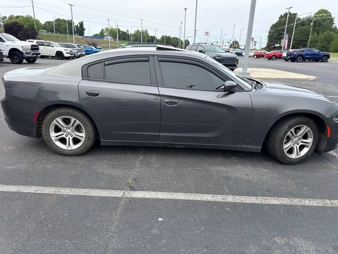 Used 2022 Dodge Charger SXT w/ Leather Interior Group RWD image 4