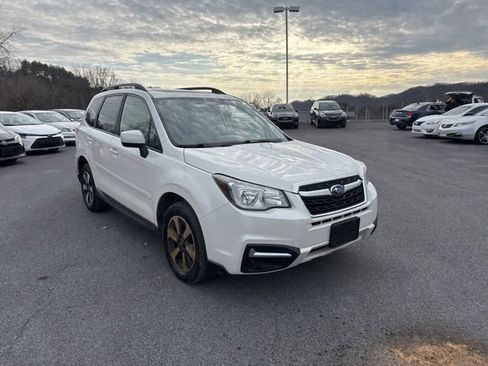 Used 2018 Subaru Forester 2.5i Premium w/ All-Weather Package image 2