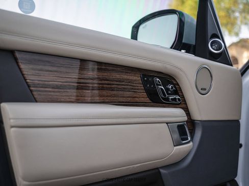 Used 2019 Land Rover Range Rover Supercharged AWD/4WD image 31